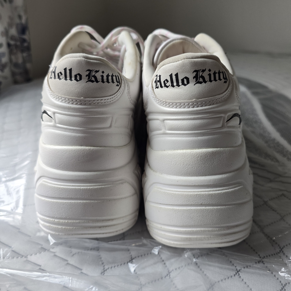 Hello Kitty Platform Sneakers - Picture 3 of 4
